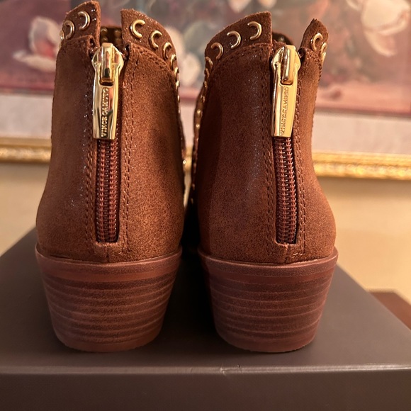 Vince Camuto ankle boots - Picture 2 of 6